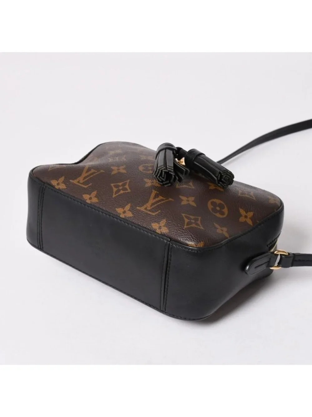 Louis Vuitton Saintonge Shoulder Bag Monogram Canvas Noir Calfskin Double